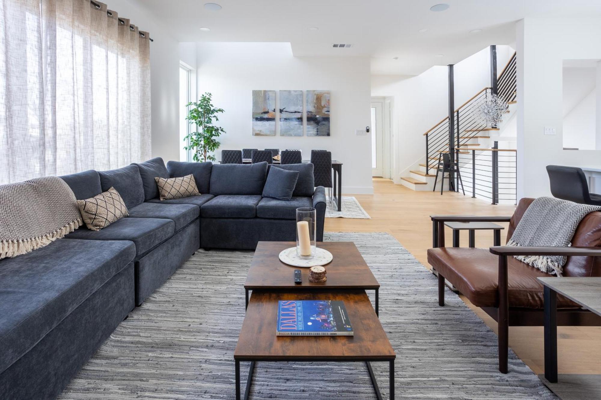 Modern 4br Townhome With Rooftop *