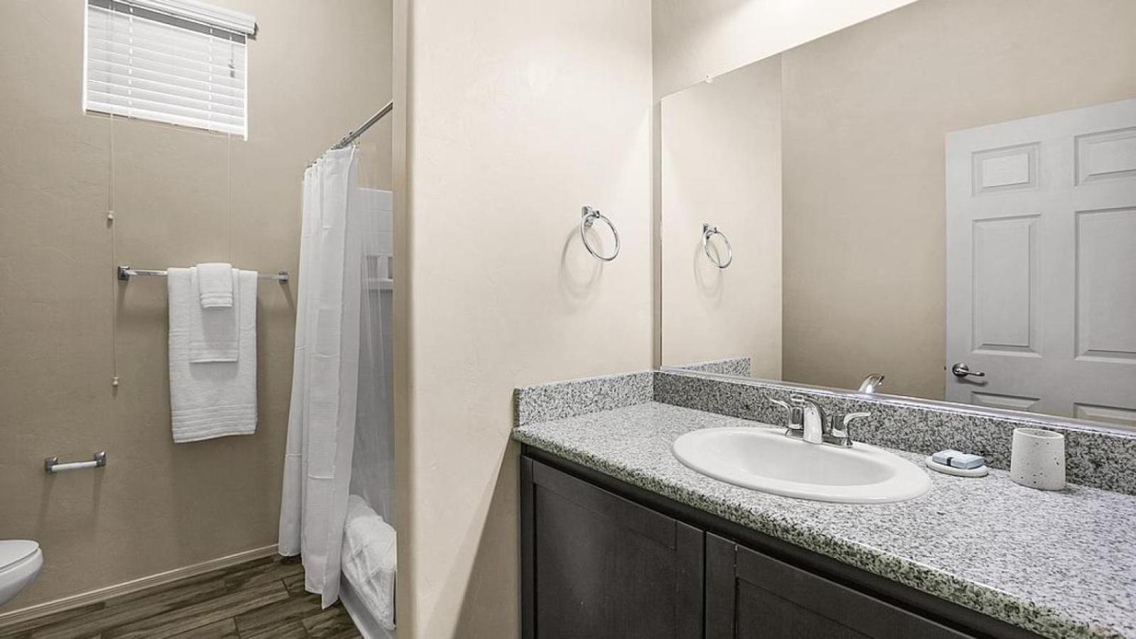 Apartment Landing At Oak Meadow - 1 Bedroom In *