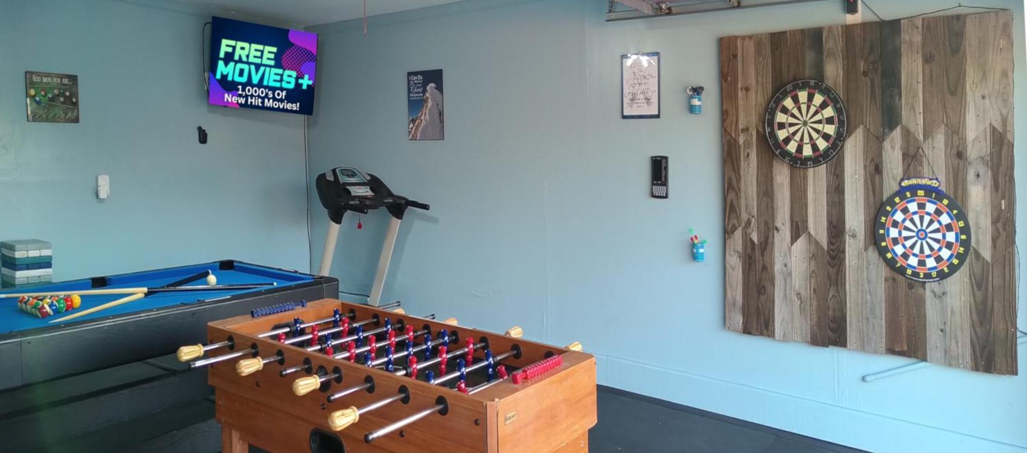 Fantastic Family And Friend Getaway - King Beds, Game Room, Gym, Fast Wifi, And Private Parking