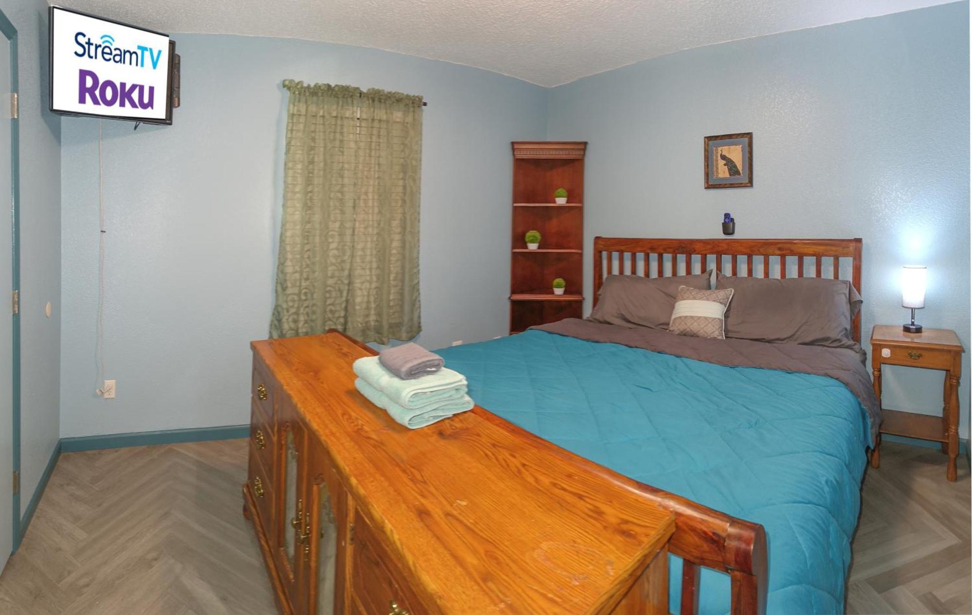 Fantastic Family And Friend Getaway - King Beds, Game Room, Gym, Fast Wifi, And Private Parking Holiday home Dallas