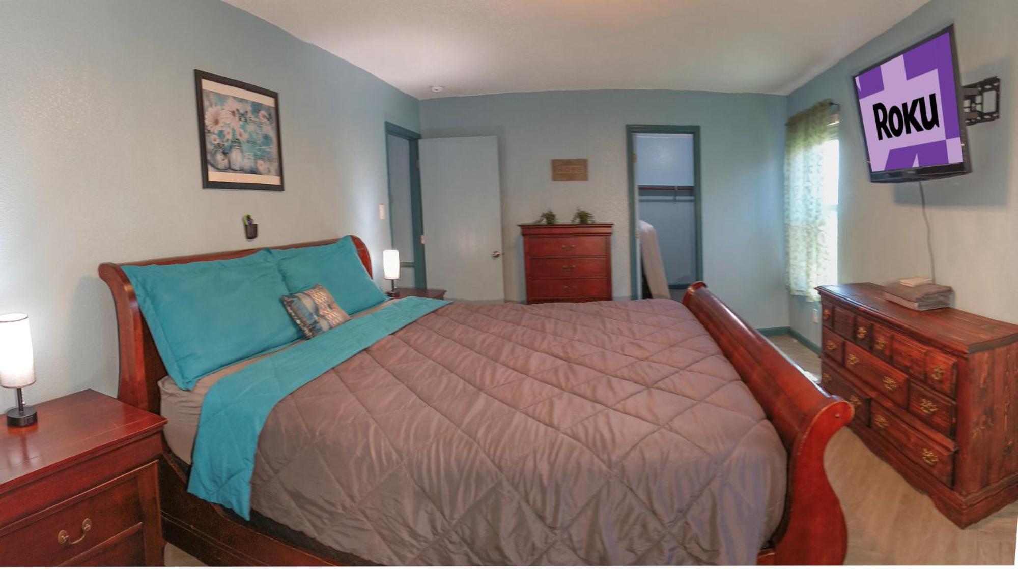 Fantastic Family And Friend Getaway - King Beds, Game Room, Gym, Fast Wifi, And Private Parking Holiday home *