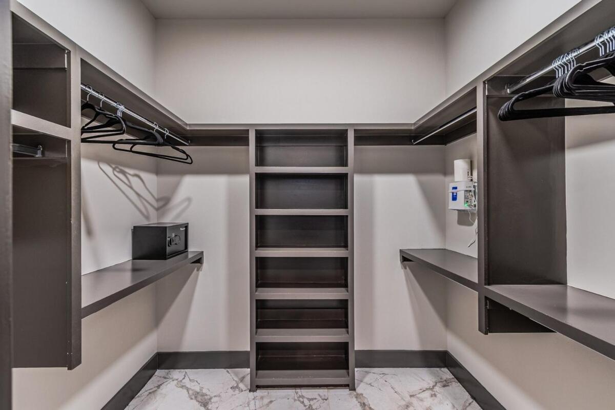 Oak Lawn Luxury - Hot Tub & Arcade * Dallas