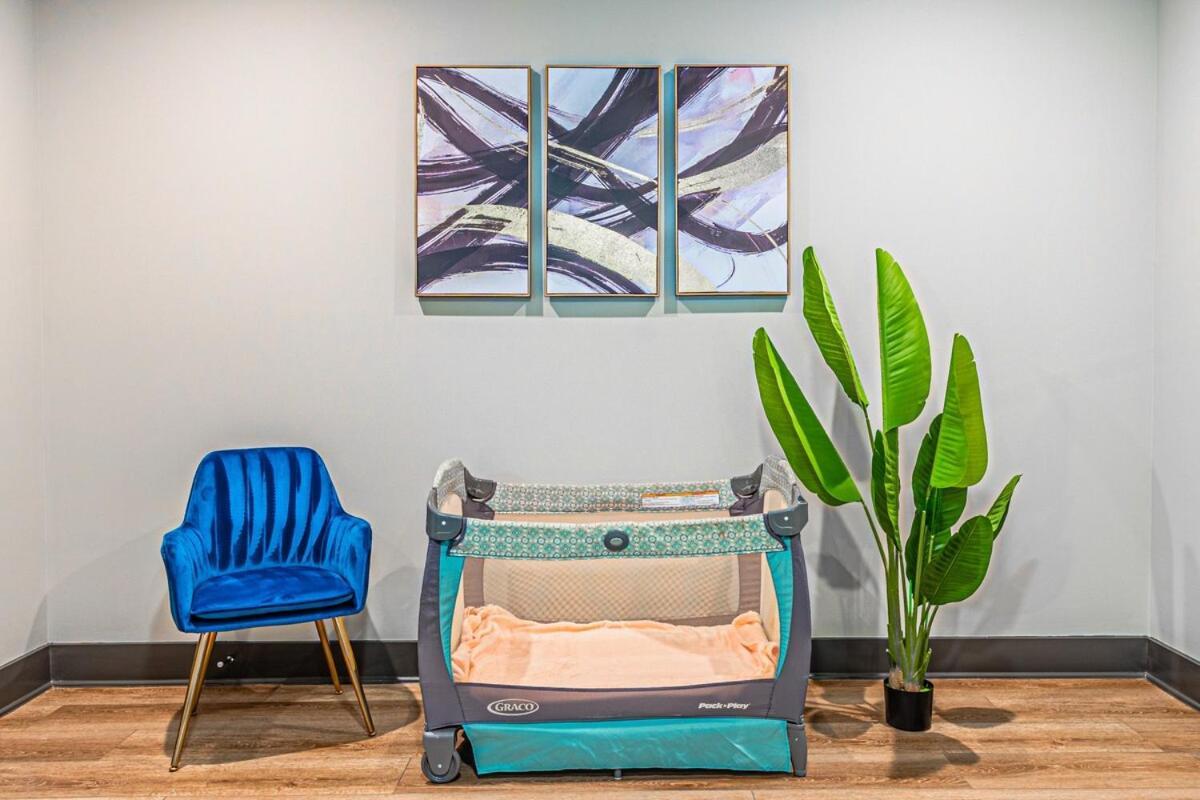 Oak Lawn Luxury - Hot Tub & Arcade Villa