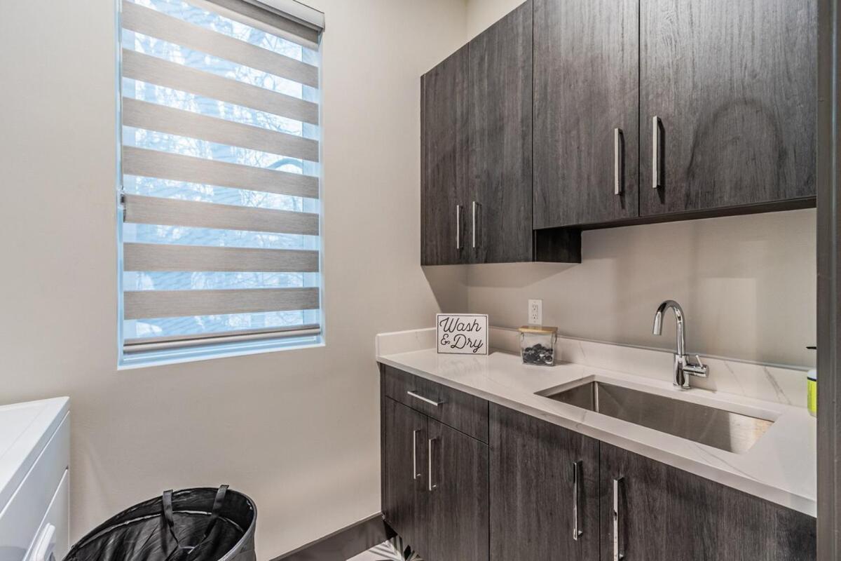 Oak Lawn Luxury - Hot Tub & Arcade * Dallas