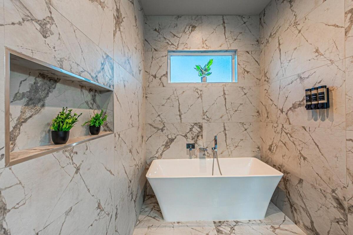 Oak Lawn Luxury - Hot Tub & Arcade Villa Dallas