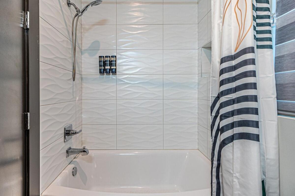 Oak Lawn Luxury - Hot Tub & Arcade * Dallas