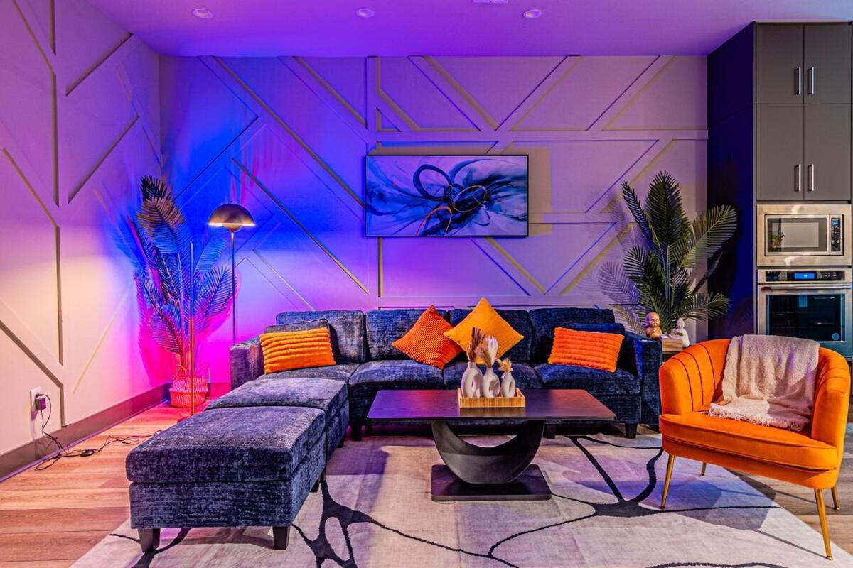 Villa Oak Lawn Luxury - Hot Tub & Arcade *