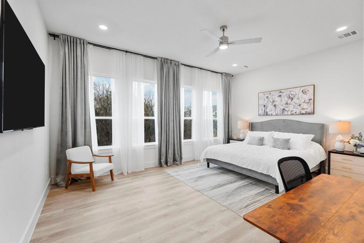Holiday home Modern 2br L Pet-friendly L Private Baths Dallas