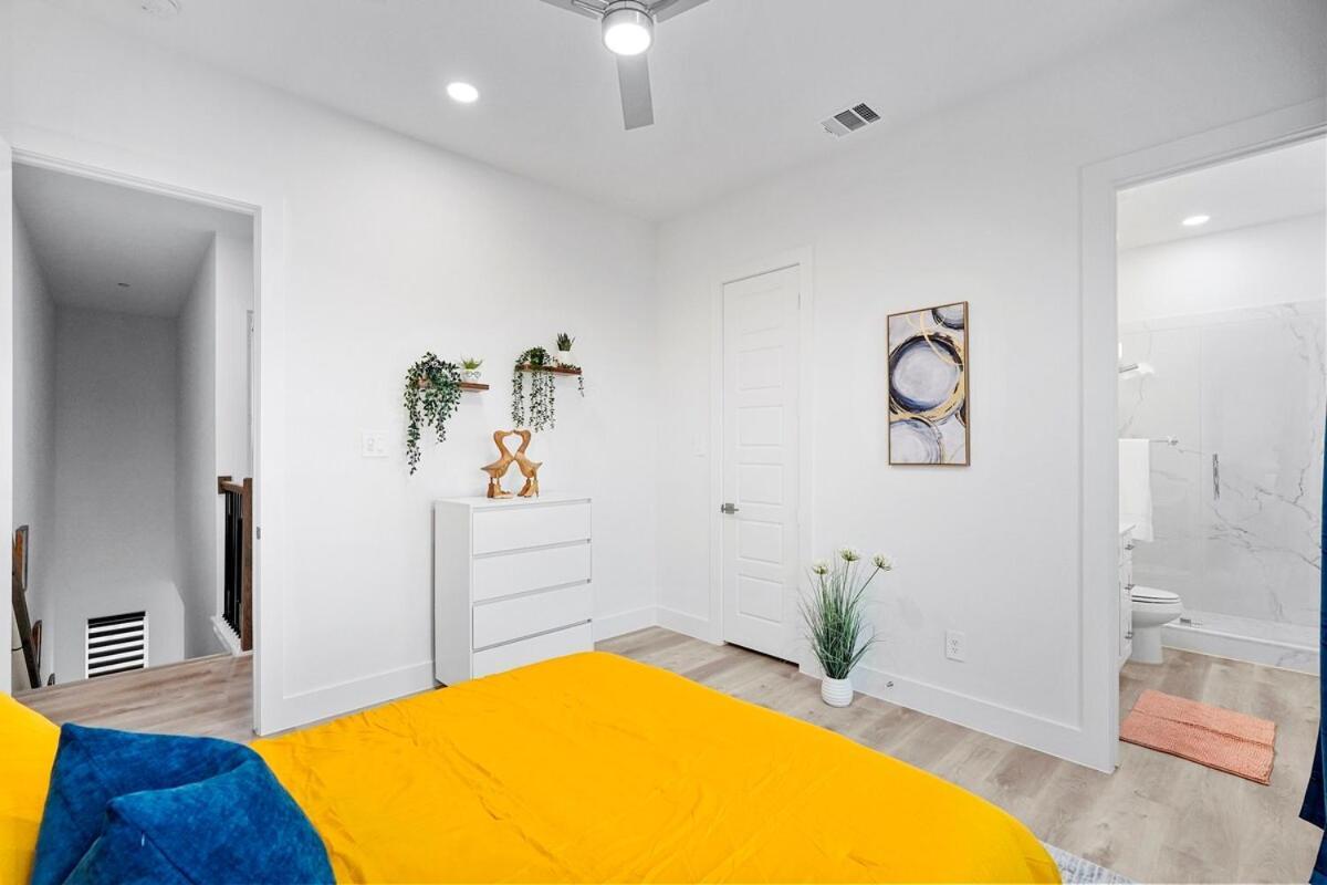 Modern 2br L Pet-friendly L Private Baths