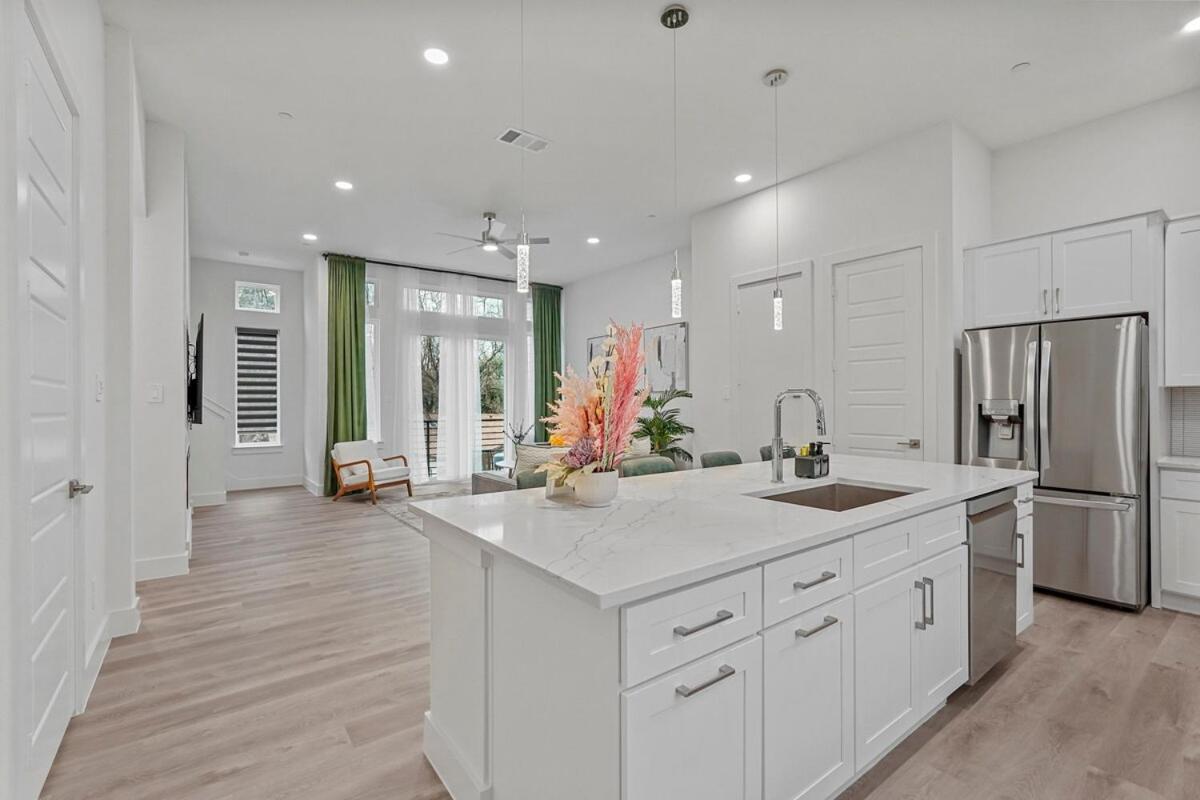 Pet-friendly 2br L Private Baths L Stylish * Dallas