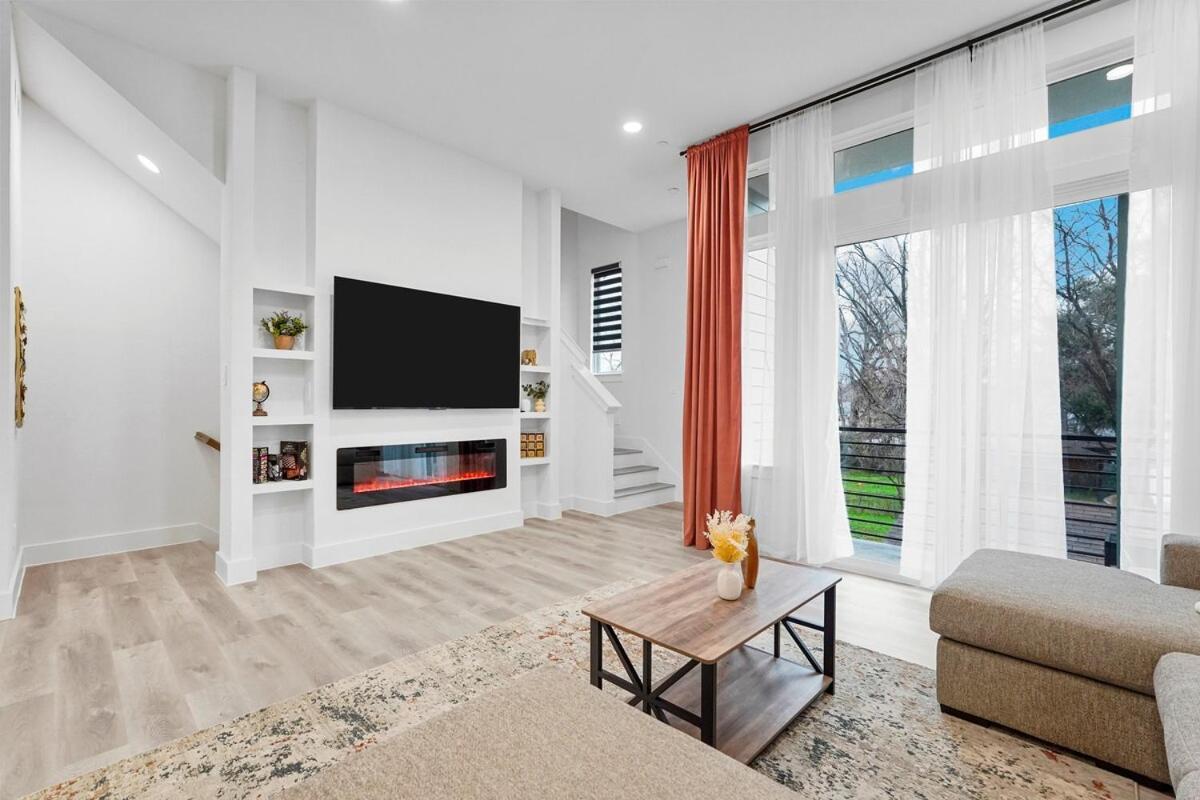 Holiday home Modern 2br L Pet-friendly L Private Baths Dallas