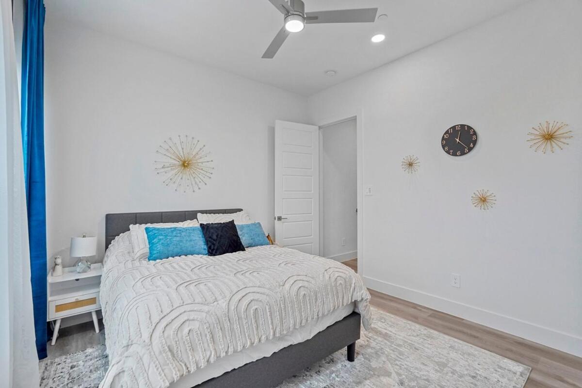 Pet-friendly 2br L Private Baths L Stylish Dallas