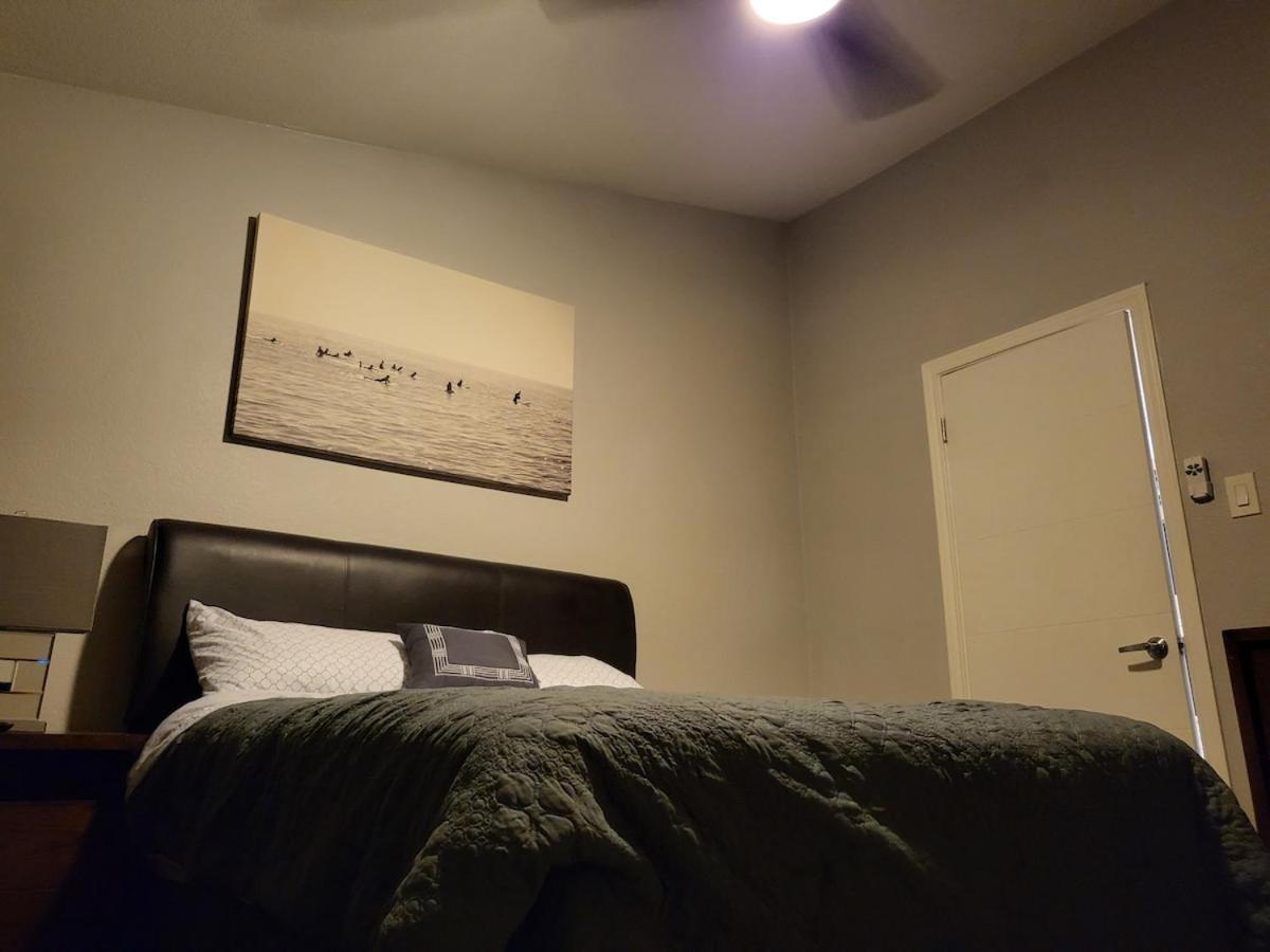 The Duke's Castle With Garage & Fast Internet Apartment Dallas