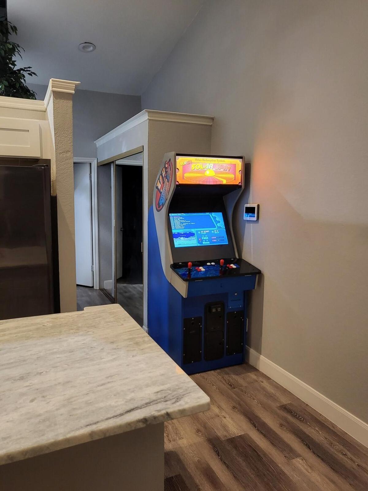 Apartment The Duke's Castle With Garage & Fast Internet Dallas