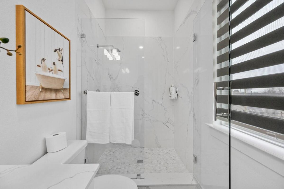 Brs W Ensuite Baths L Pet-friendly L Loc Apartment Dallas
