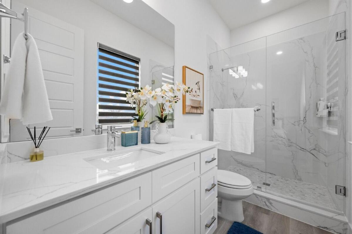 Apartment Brs W Ensuite Baths L Pet-friendly L Loc Dallas