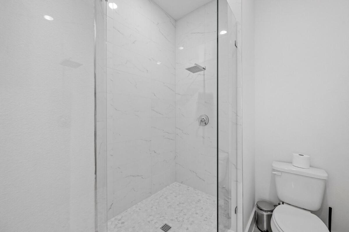 Brs W Ensuite Baths L Pet-friendly L Loc