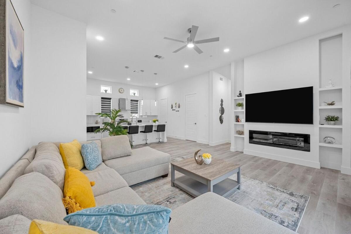 Brs W Ensuite Baths L Pet-friendly L Loc