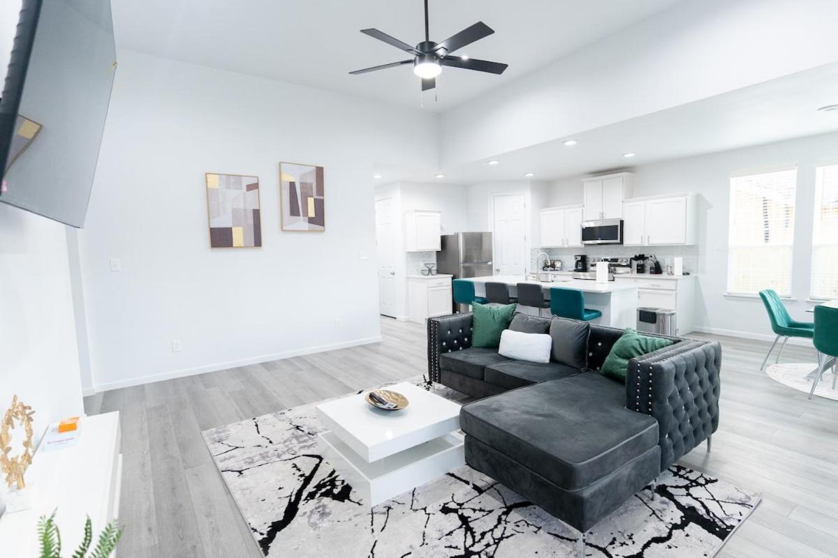 Luxurious 3br Heartfelt Space In Dallas
