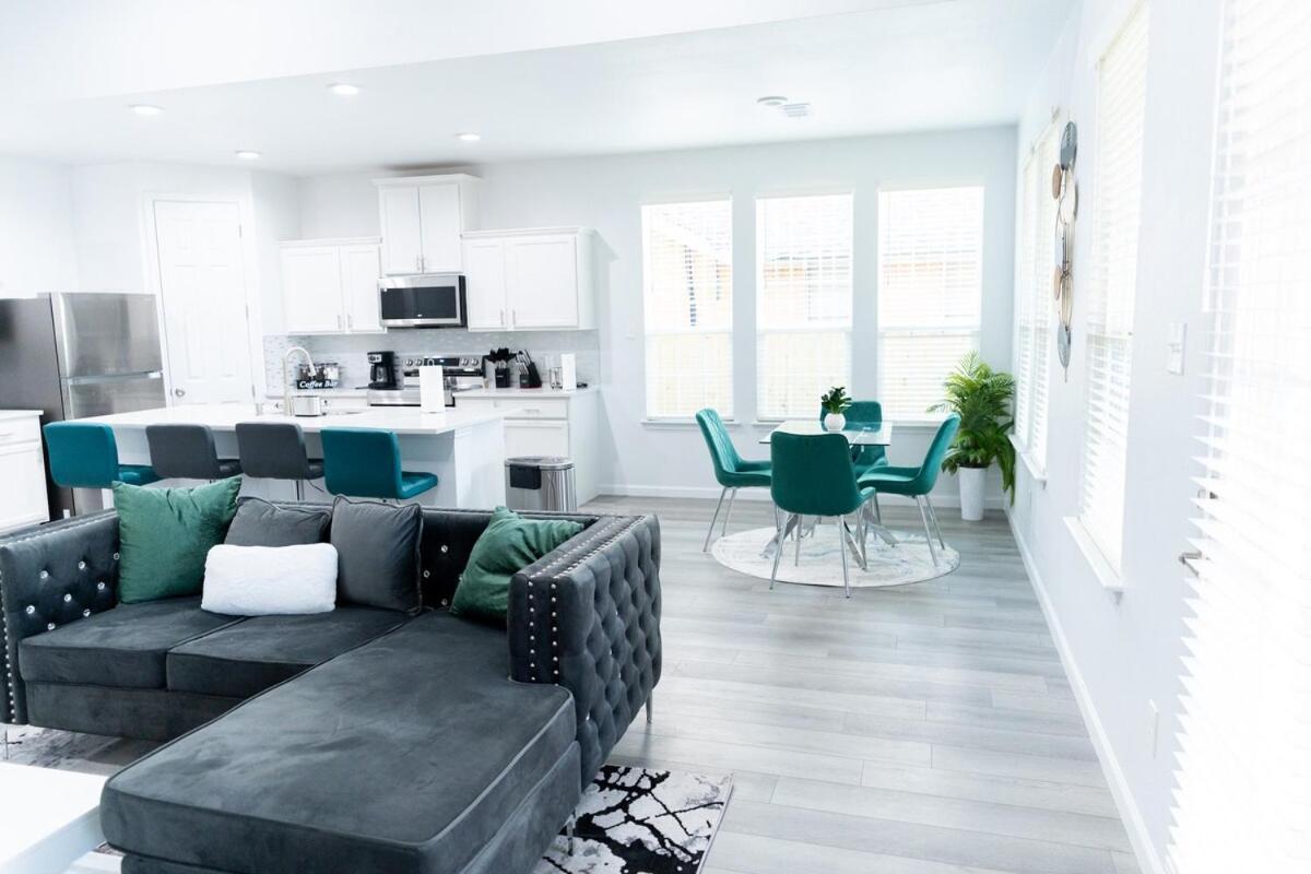 Luxurious 3br Heartfelt Space In