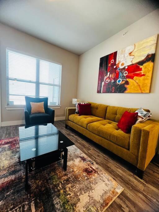 Getaway! Book Now! In The Heart Of Dallas! Great Location! Apartment Dallas