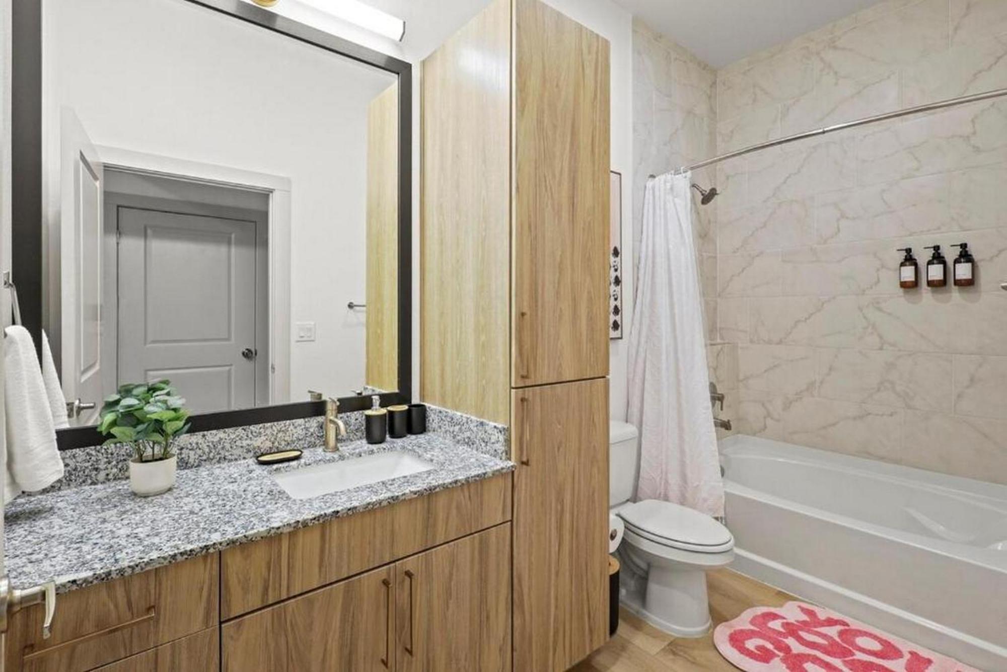2br Gated Free Parking Gym Pool Near Galleria Dallas
