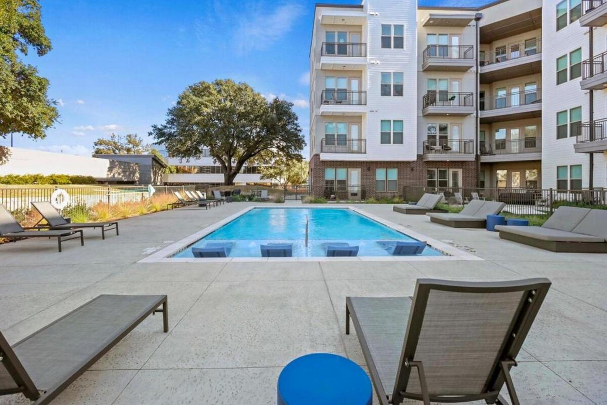 2br Gated Free Parking Gym Pool Near Galleria * Dallas