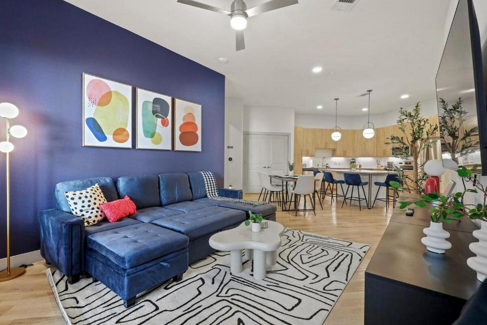 Apartment 2br Gated Free Parking Gym Pool Near Galleria *