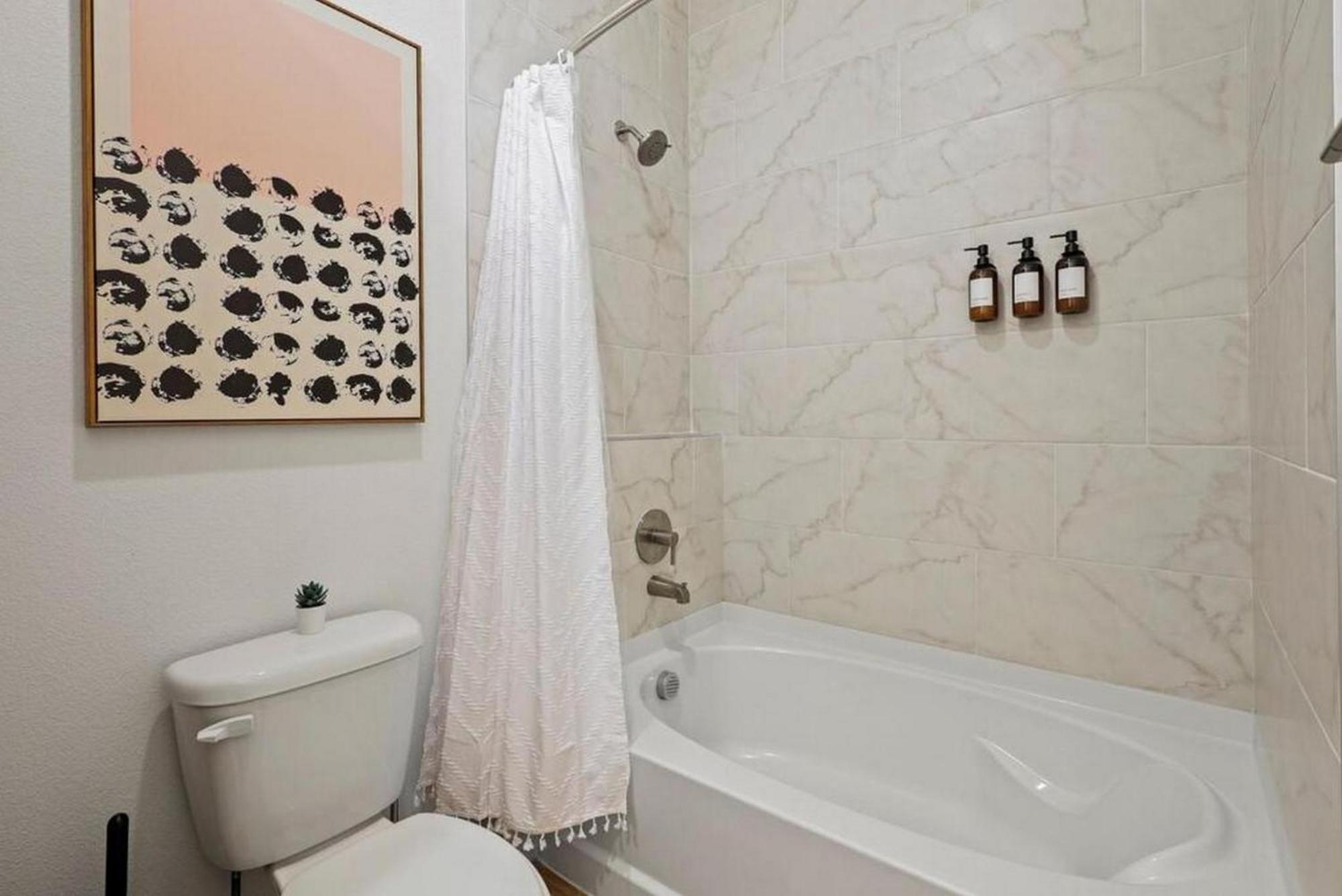 2br Gated Free Parking Gym Pool Near Galleria *