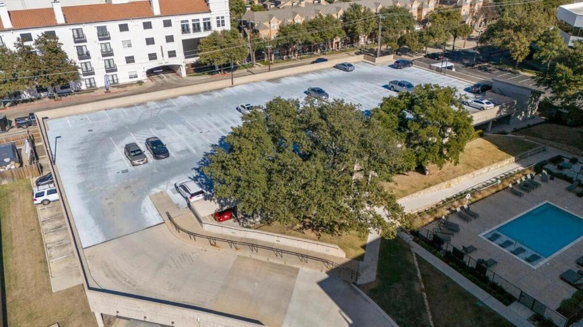 Apartment 2br Gated Free Parking Gym Pool Near Galleria *