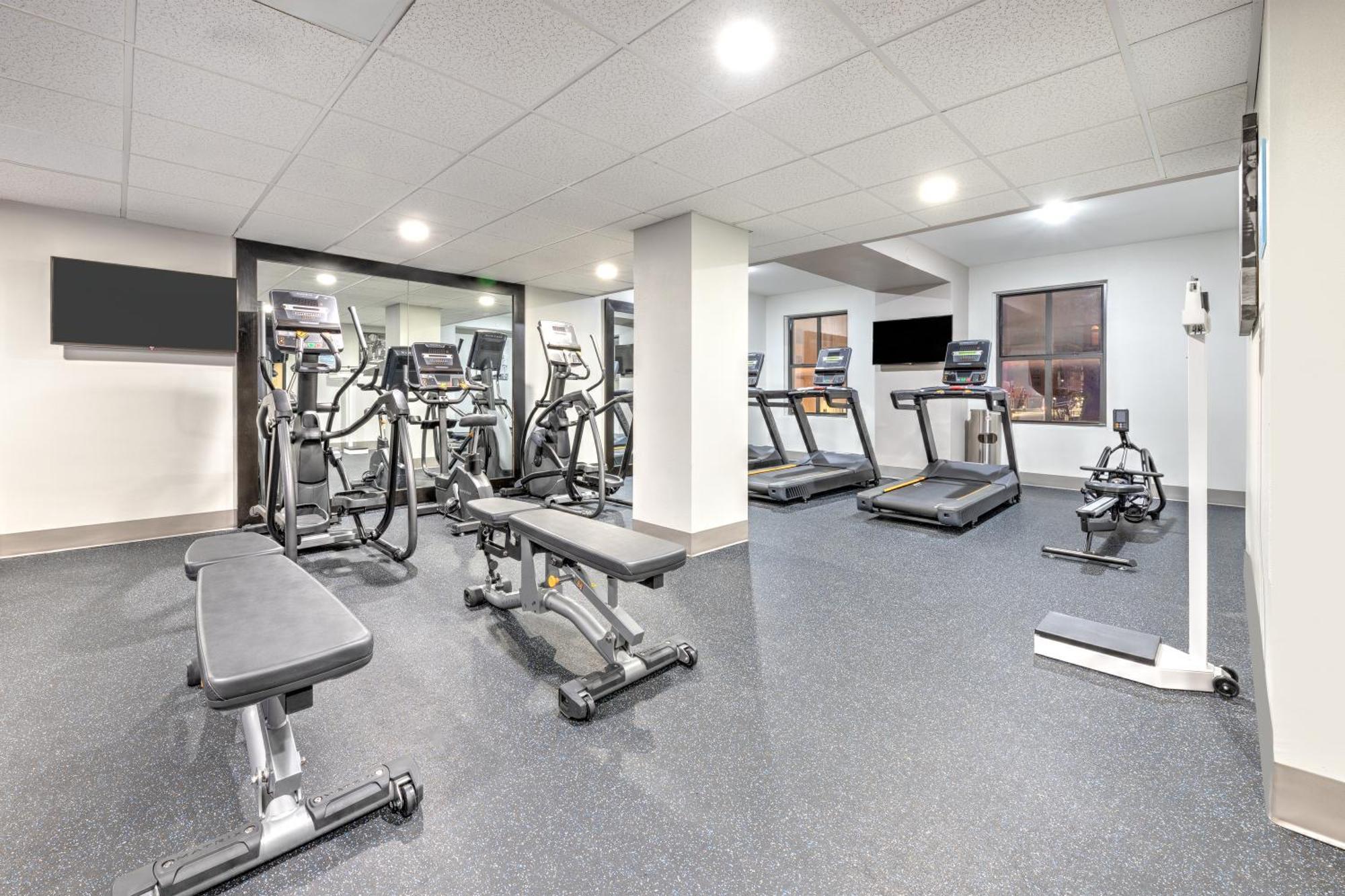 Hotel Express - Downtown By Ihg