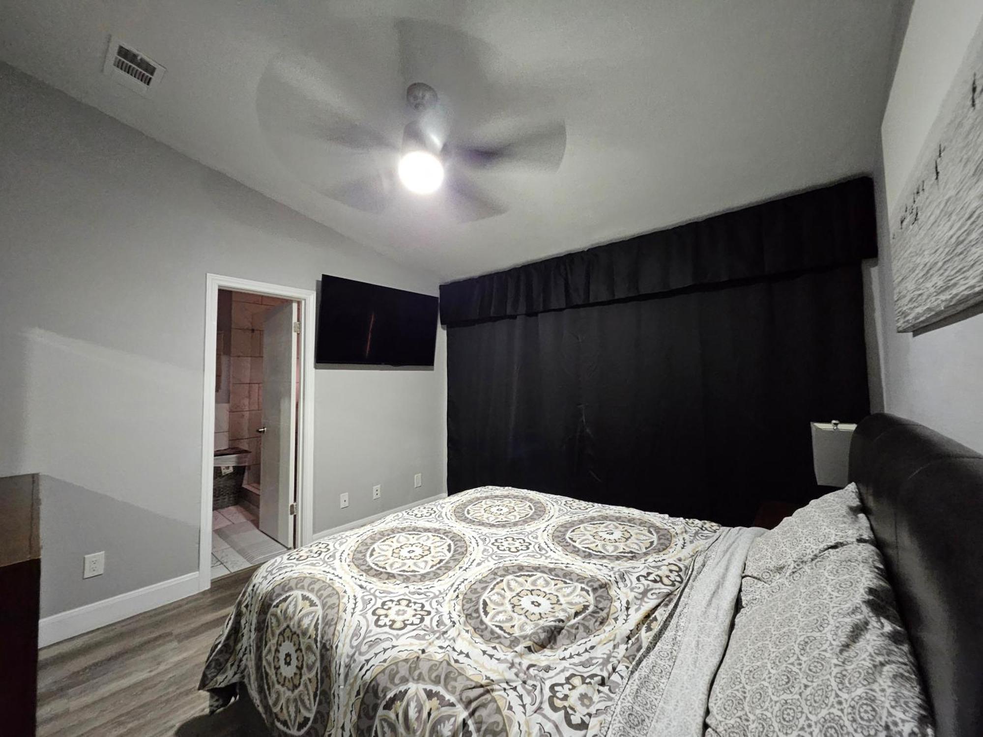 The Duke's Castle With Garage & Fast Internet * Dallas