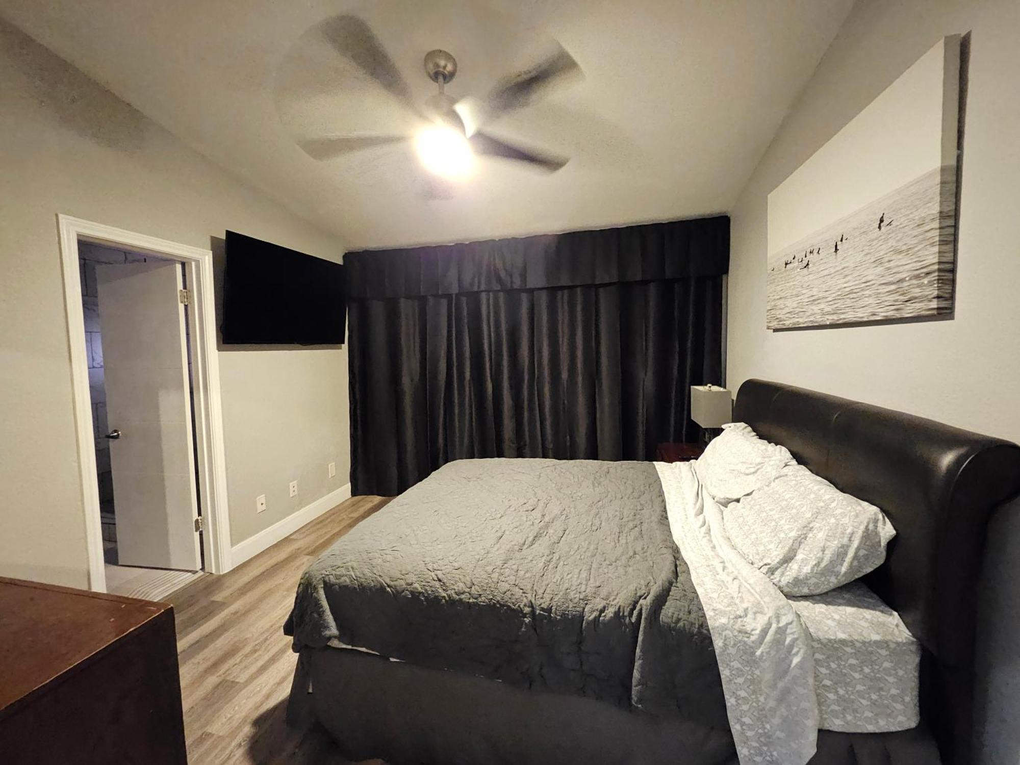 Apartment The Duke's Castle With Garage & Fast Internet Dallas