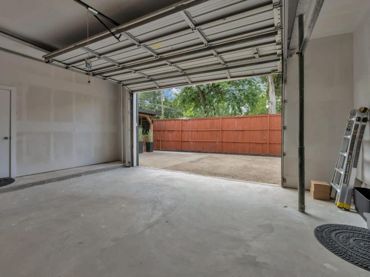Modern Luxury Minutes From Downtown * Dallas