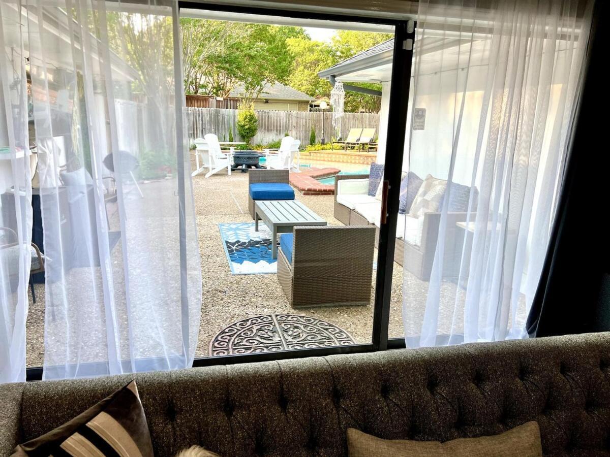 Modern With A Firepit, Heated Pool & Holiday home
