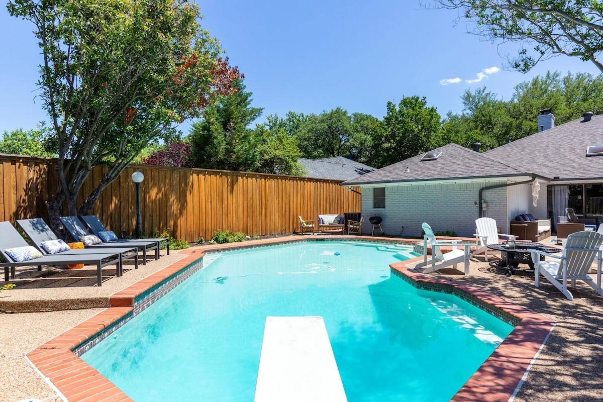 Modern With A Firepit, Heated Pool & Holiday home *