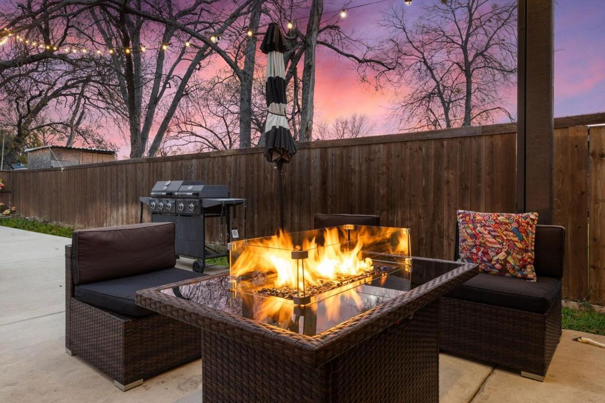 King Bed, Hot Tub, Ps4, Bbq, Large Yard & Garage! * Dallas