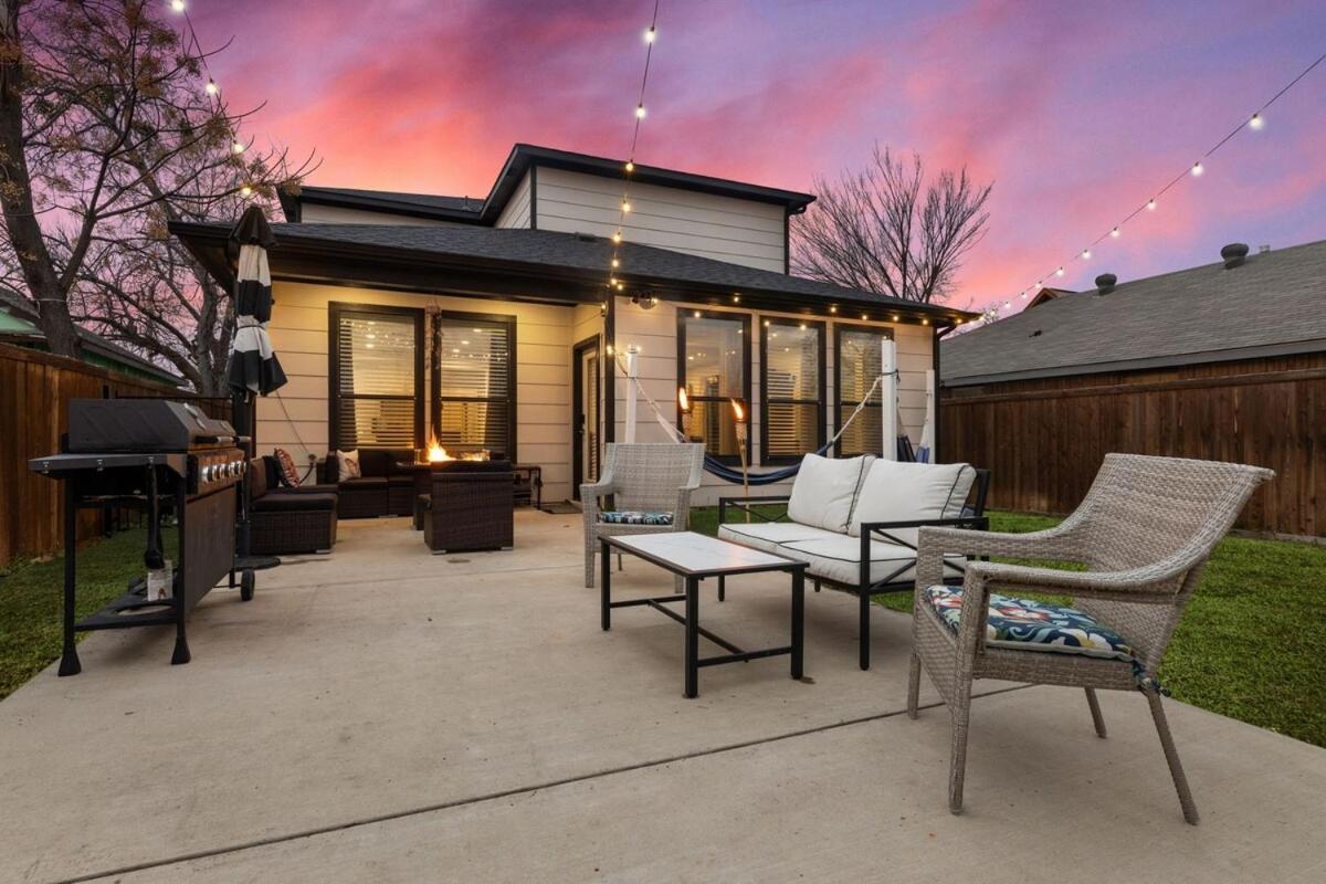 King Bed, Hot Tub, Ps4, Bbq, Large Yard & Garage! * Dallas