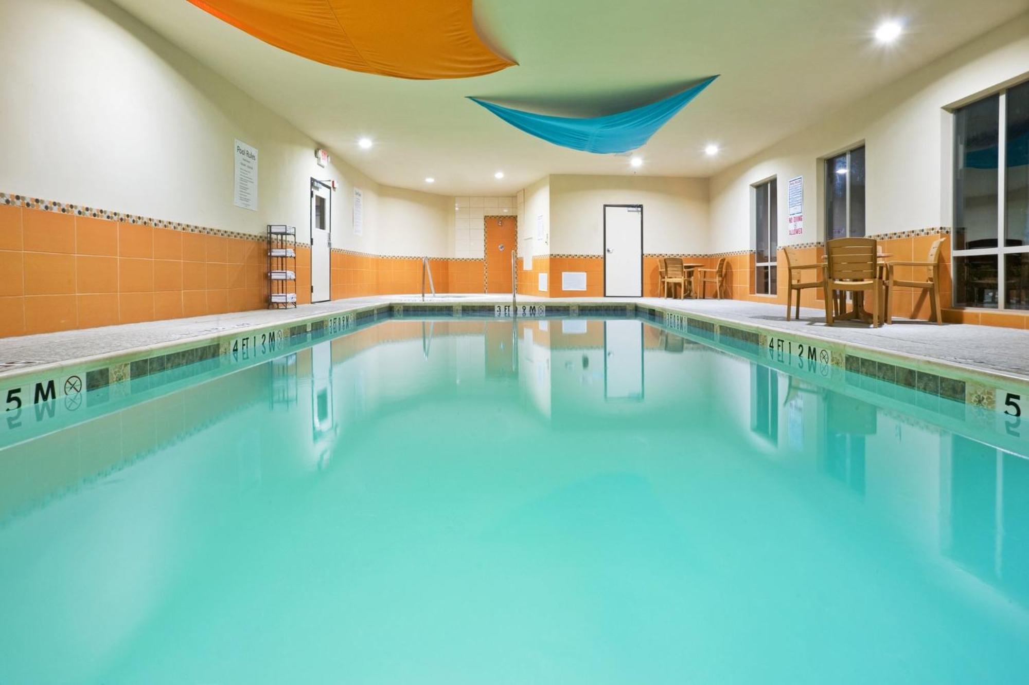 Express & East - Fair Park By Ihg Hotel