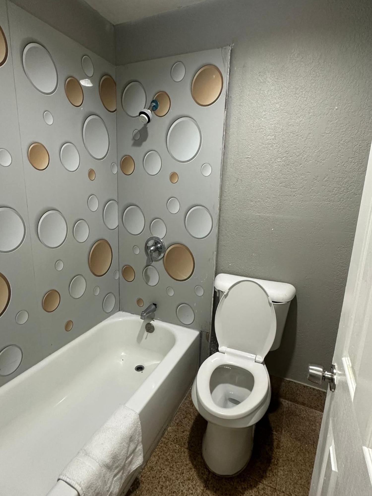 Motel All Season Suites Inn 2*