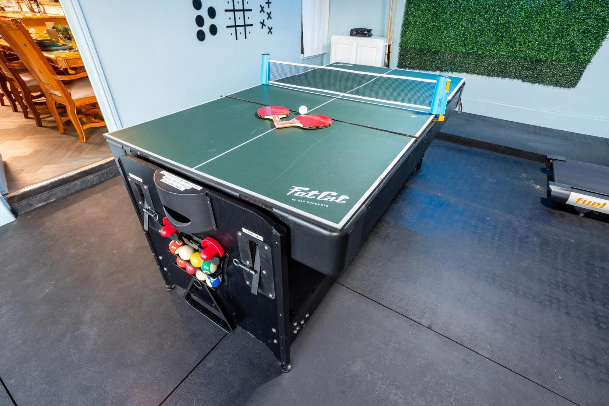 Fantastic Family And Friend Getaway - King Beds, Game Room, Gym, Fast Wifi, And Private Parking Holiday home *