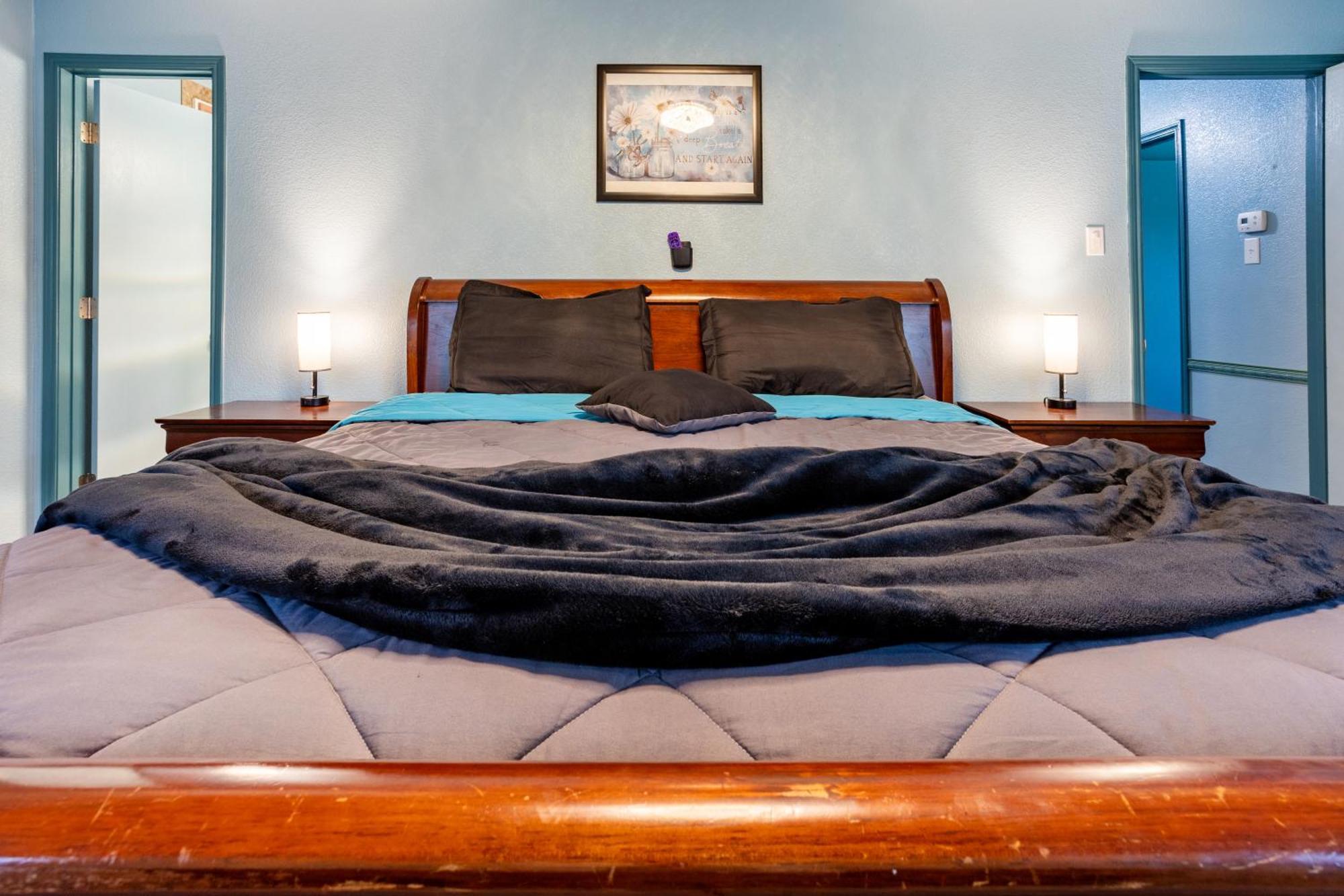 Fantastic Family And Friend Getaway - King Beds, Game Room, Gym, Fast Wifi, And Private Parking * Dallas