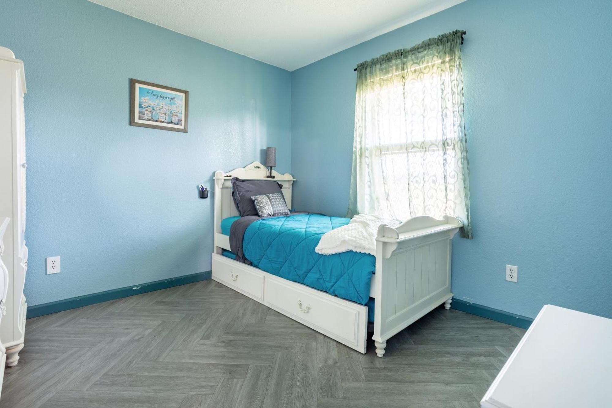 Fantastic Family And Friend Getaway - King Beds, Game Room, Gym, Fast Wifi, And Private Parking *