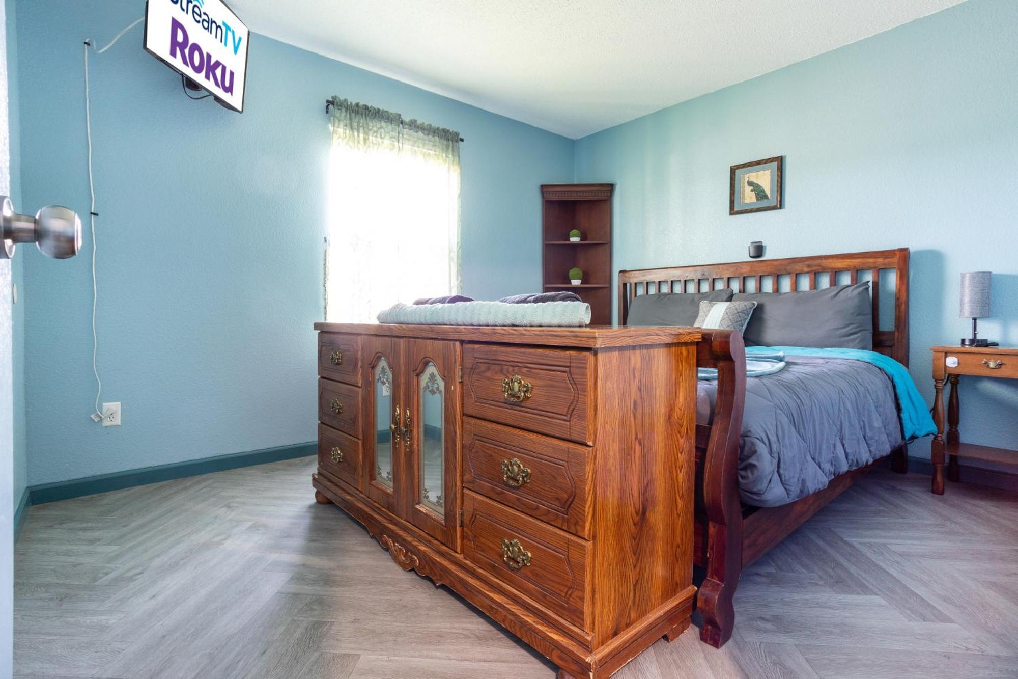 Holiday home Fantastic Family And Friend Getaway - King Beds, Game Room, Gym, Fast Wifi, And Private Parking *