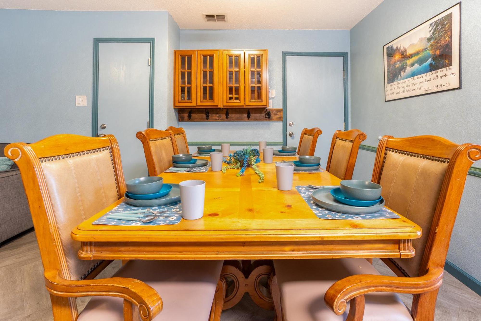 Holiday home Fantastic Family And Friend Getaway - King Beds, Game Room, Gym, Fast Wifi, And Private Parking Dallas