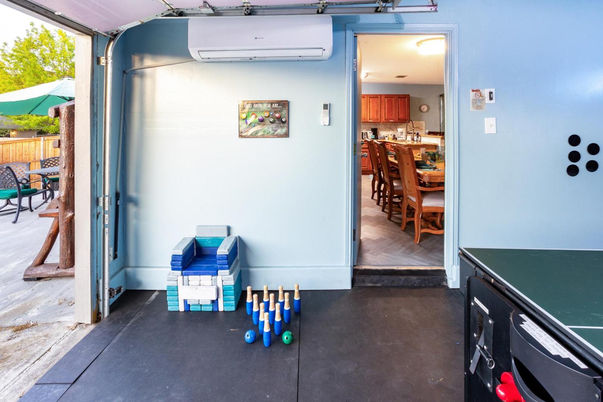 Holiday home Fantastic Family And Friend Getaway - King Beds, Game Room, Gym, Fast Wifi, And Private Parking *