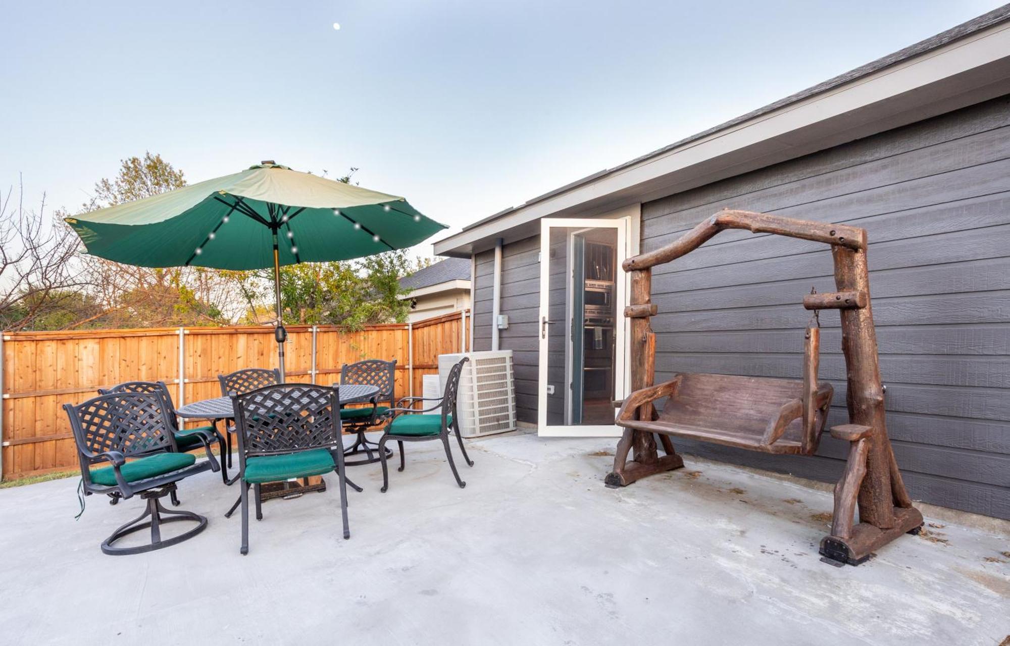 Holiday home Fantastic Family And Friend Getaway - King Beds, Game Room, Gym, Fast Wifi, And Private Parking *