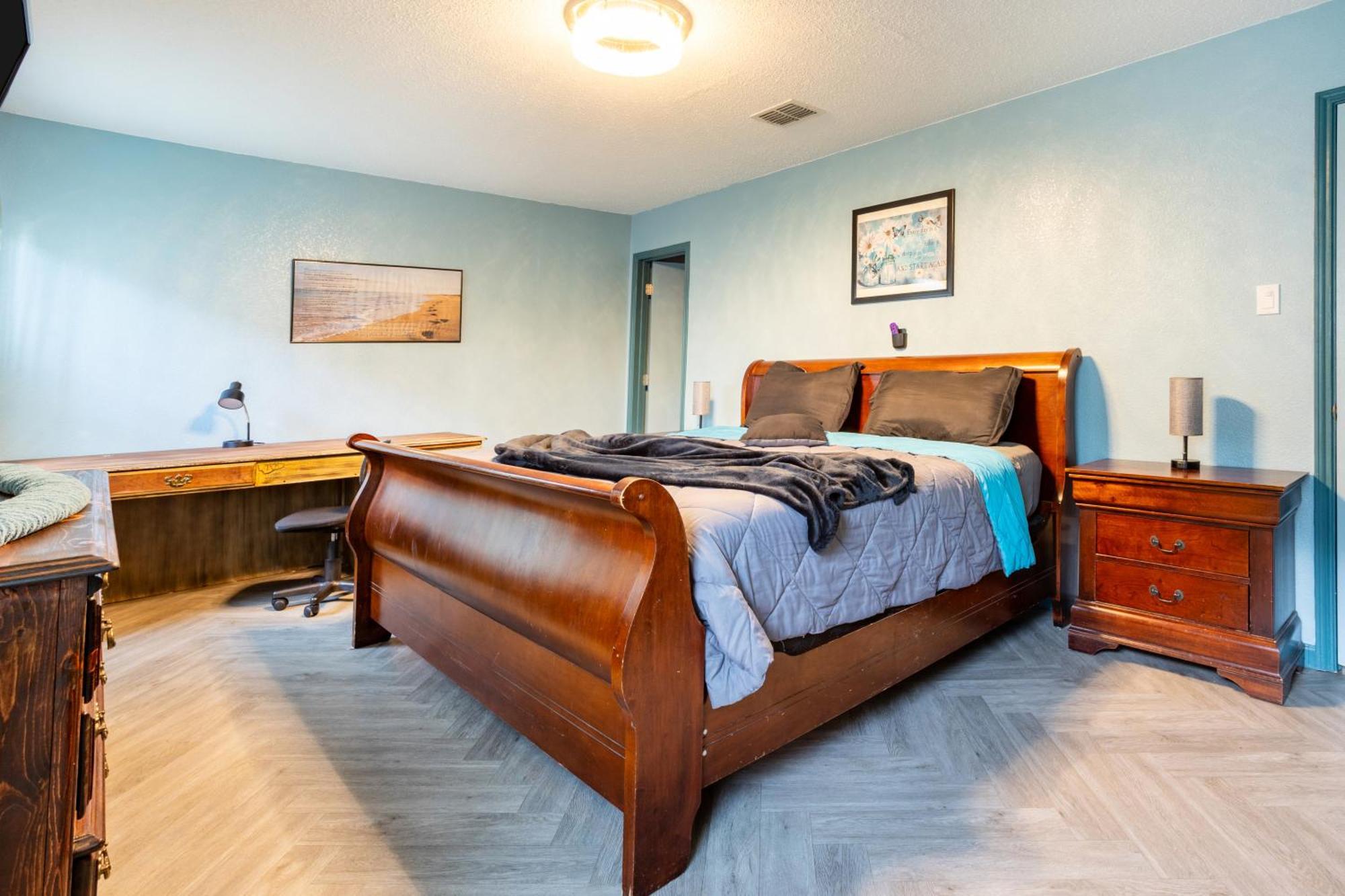 Holiday home Fantastic Family And Friend Getaway - King Beds, Game Room, Gym, Fast Wifi, And Private Parking Dallas