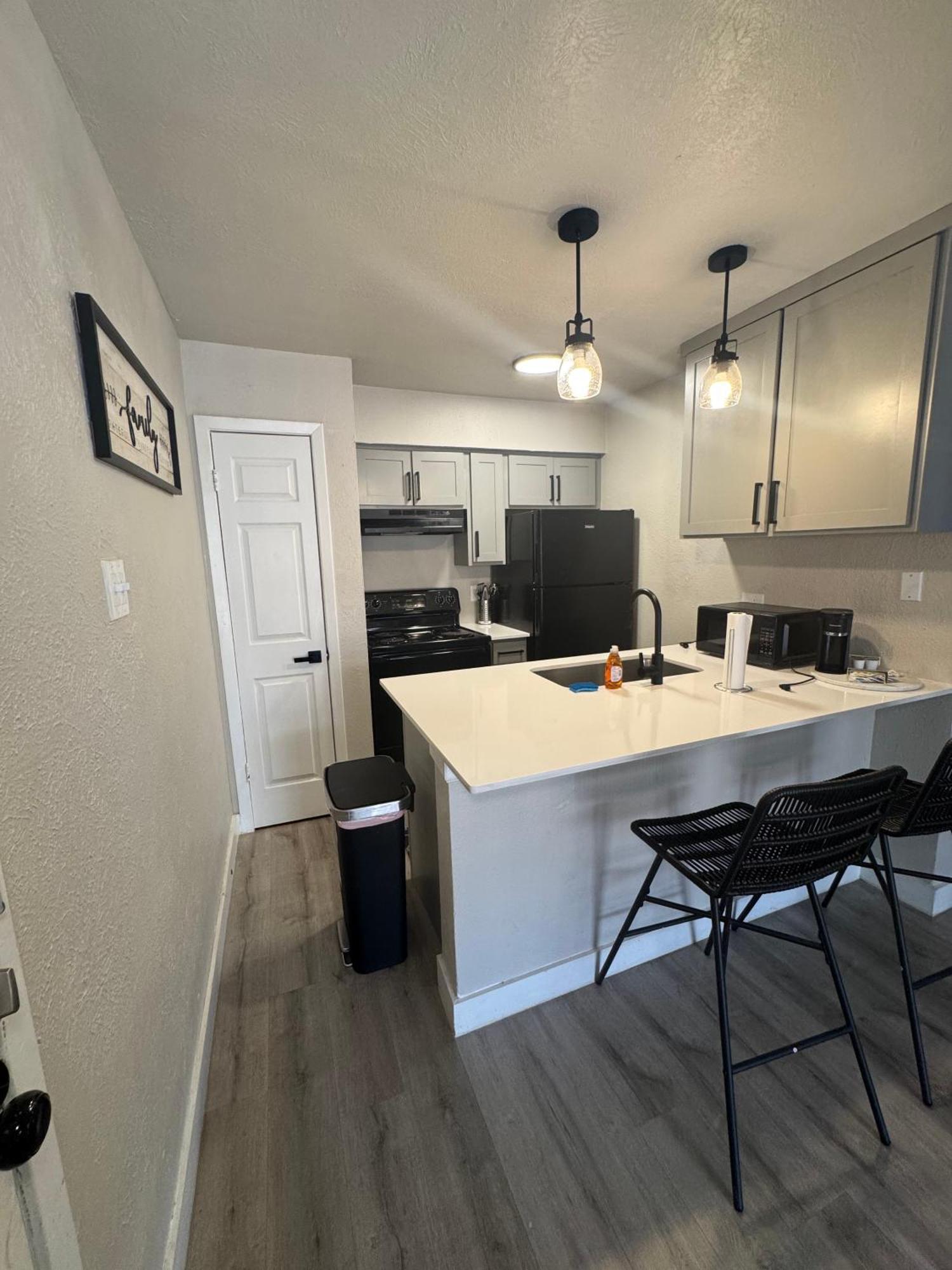 Apartment Downtown Luxe Urban Haven 1bd Retreat *