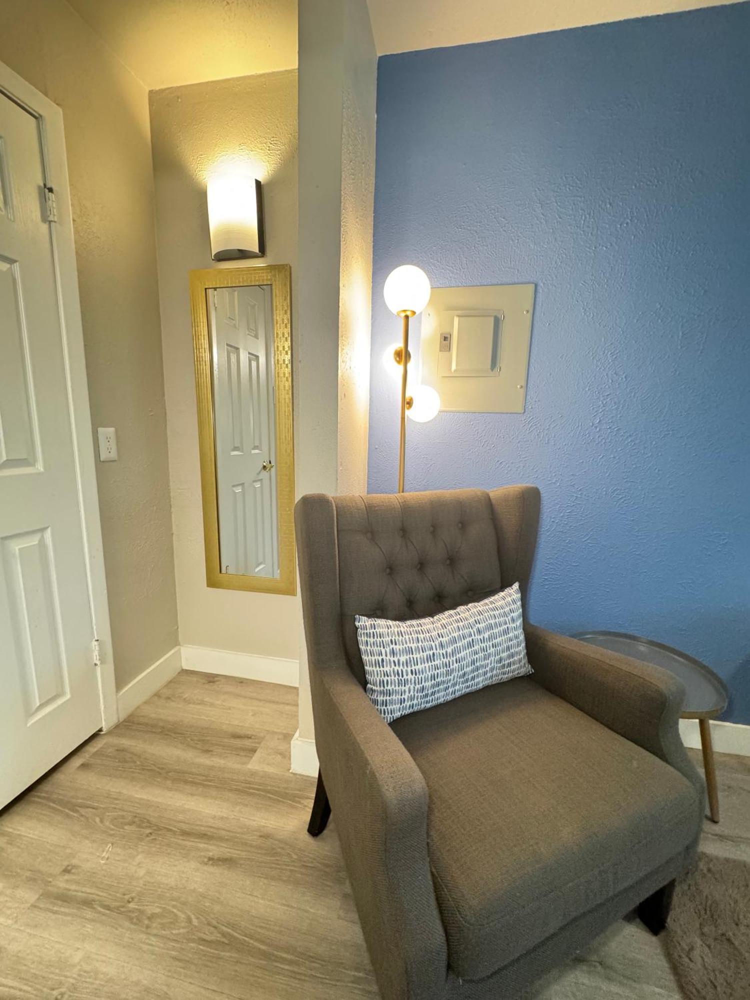 Downtown Luxe Urban Haven 1bd Retreat